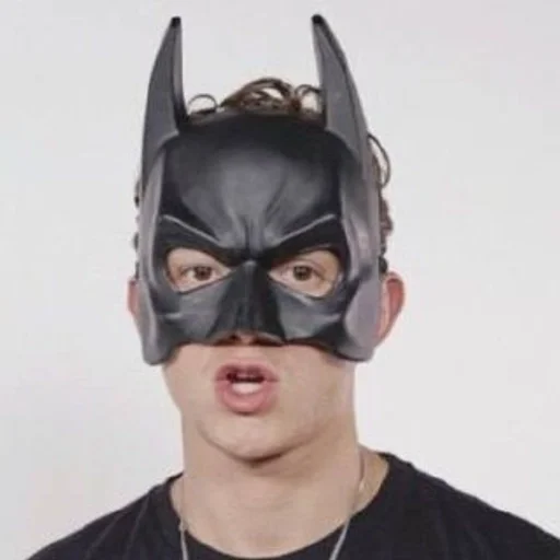 Эмодзи Tom Holland