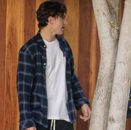 Эмодзи Tom Holland