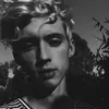Эмодзи Troye Sivan