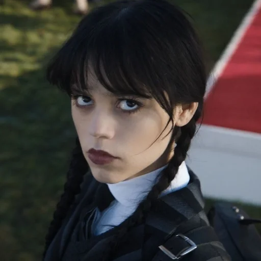 Эмодзи Wednesday Addams 📼🔭