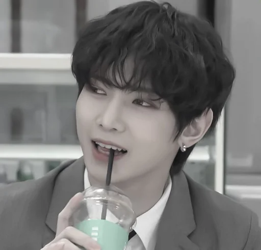 Эмодзи Yeosang