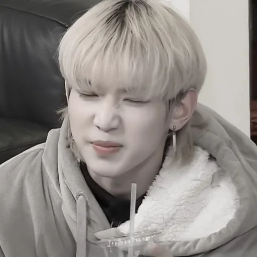Эмодзи Yeosang