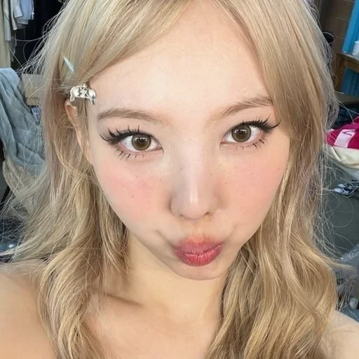 Эмодзи nayeon