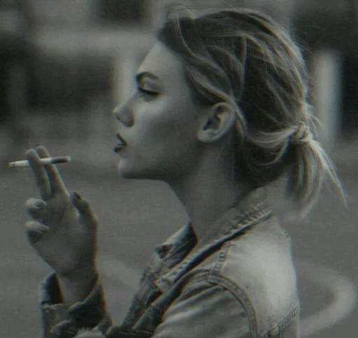 Эмодзи Bad Girl