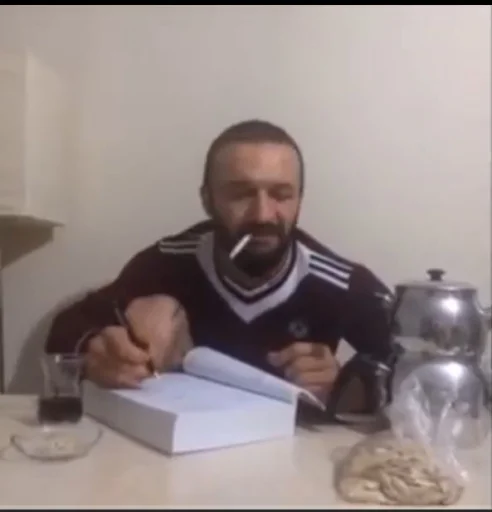 Эмодзи Aykut Elmas