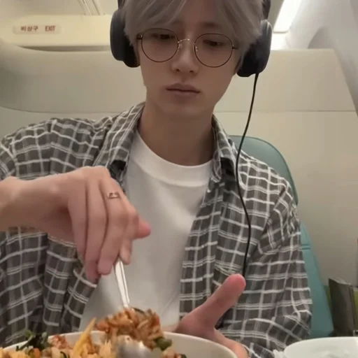 Эмодзи Бомгю