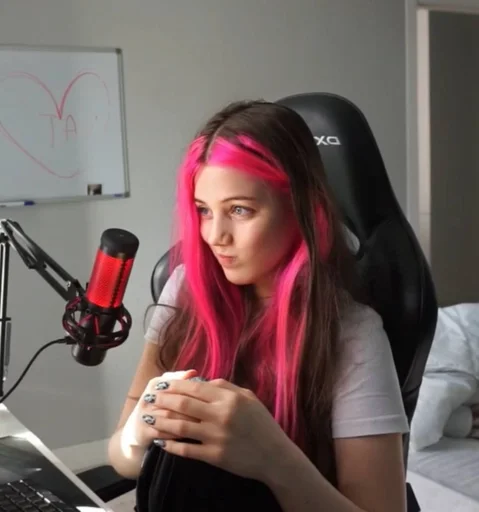 Эмодзи twitch band🤝