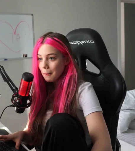 Эмодзи twitch band🤝