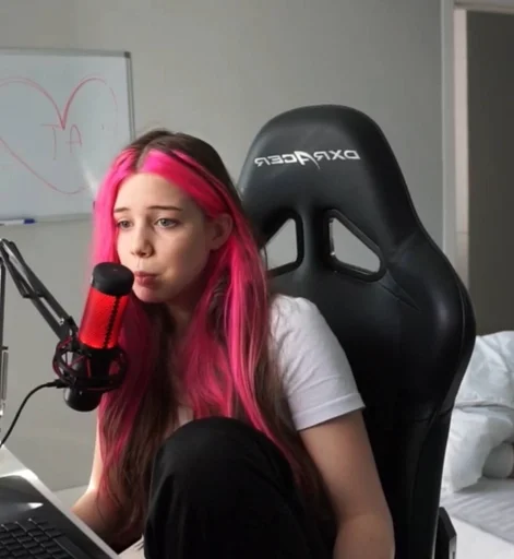 Эмодзи twitch band🤝