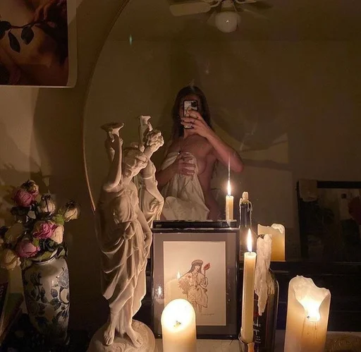 Эмодзи haunted house