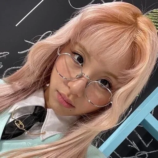 Эмодзи chayeong