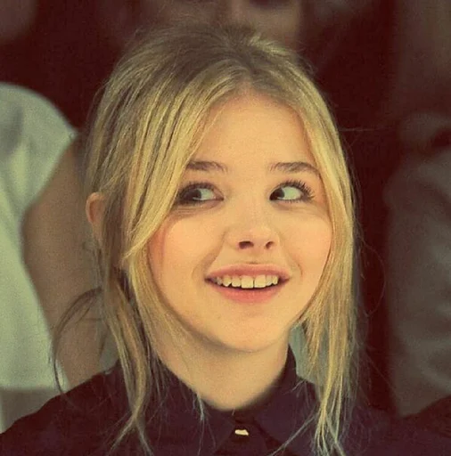 Эмодзи chloe grace moretz