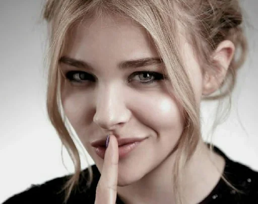 Эмодзи chloe grace moretz