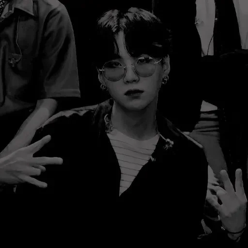 Эмодзи dark/black min yoongi. ^ ^