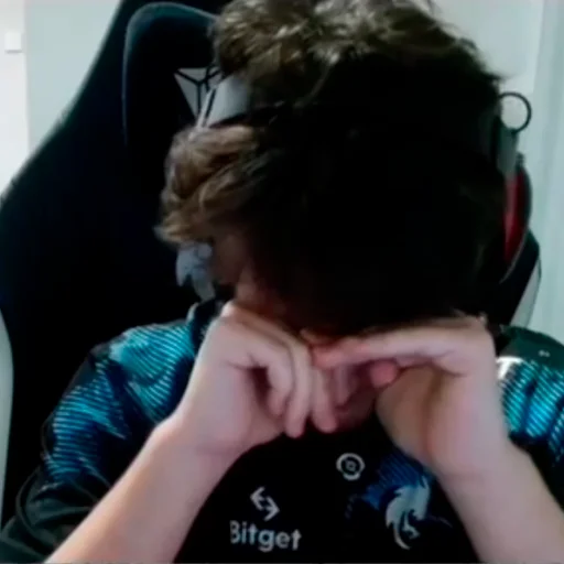 Эмодзи denis larl