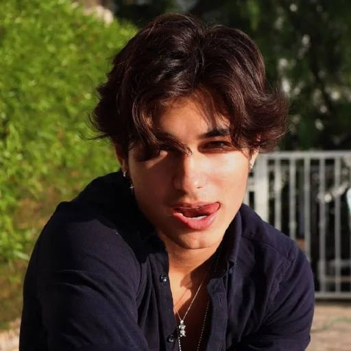 Эмодзи cute boys