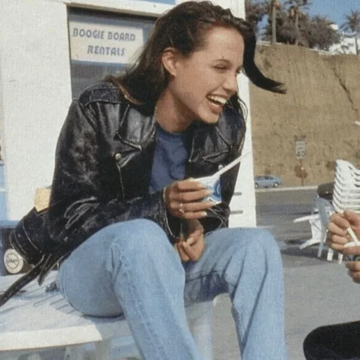 Эмодзи Джоли любит тебя