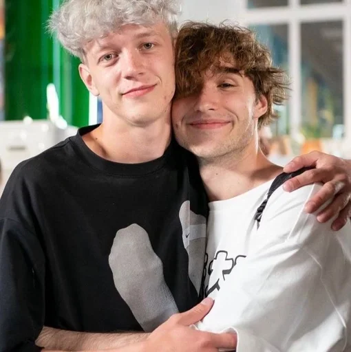 Эмодзи twitchcouples