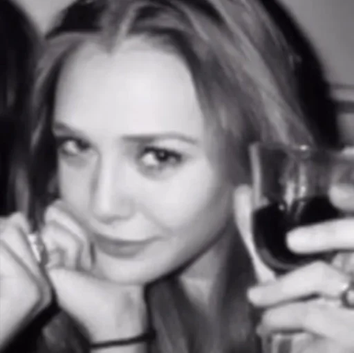 Эмодзи Elizabeth Olsen