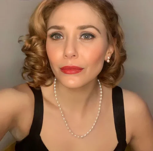 Эмодзи Elizabeth Olsen
