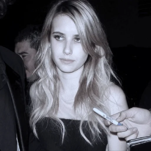 Эмодзи Эмма Робертс