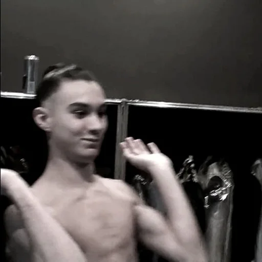 Эмодзи Ethan Torchio