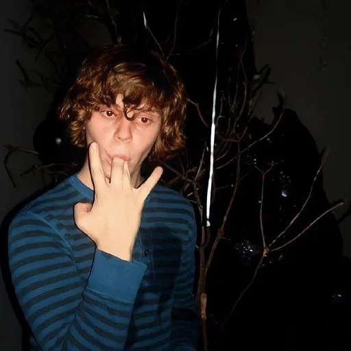 Эмодзи Эван Питерс