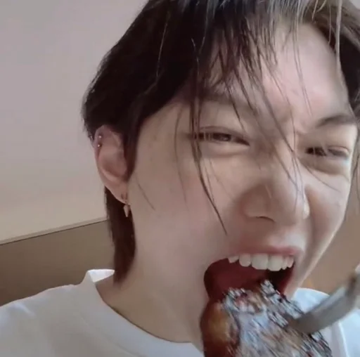 Эмодзи 𖧷𝐟𝐞𝐥𝐢𝐱𖧷𝑏𝑦