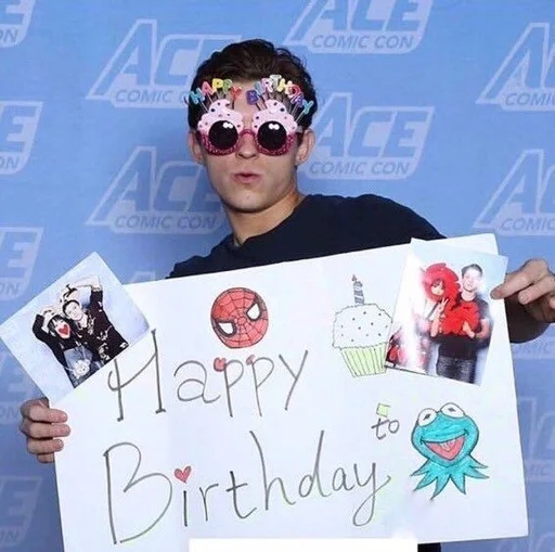 Эмодзи Tom Holland