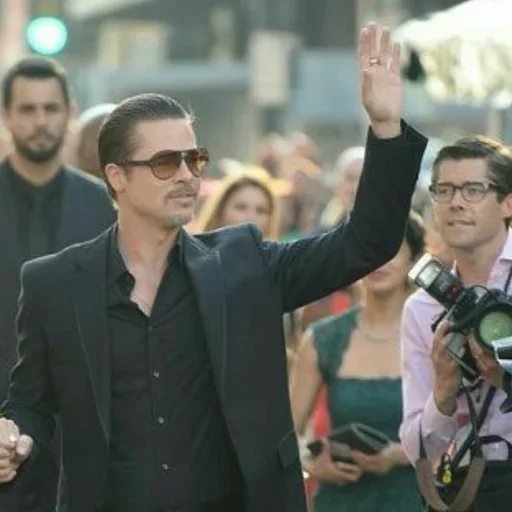 Эмодзи Brad Pitt