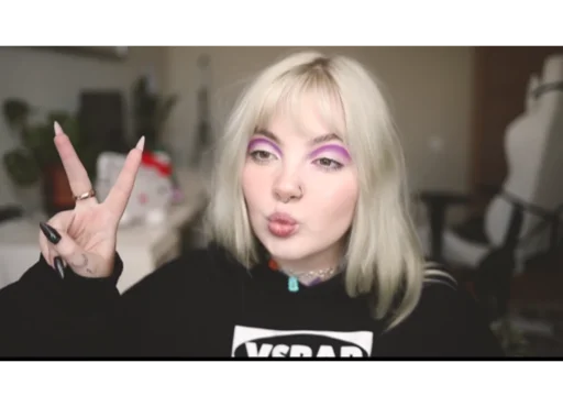 Эмодзи дашка каплан