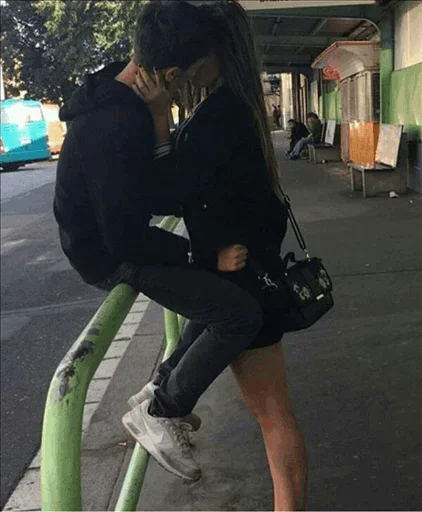 Эмодзи Gif Love