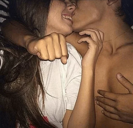 Эмодзи Gif Love
