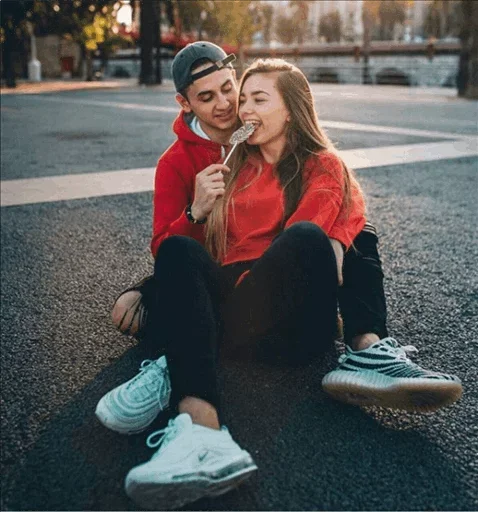 Эмодзи Gif Love