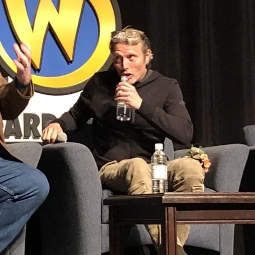 Эмодзи Ганнибал