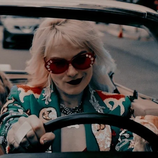 Эмодзи Harley Quinn