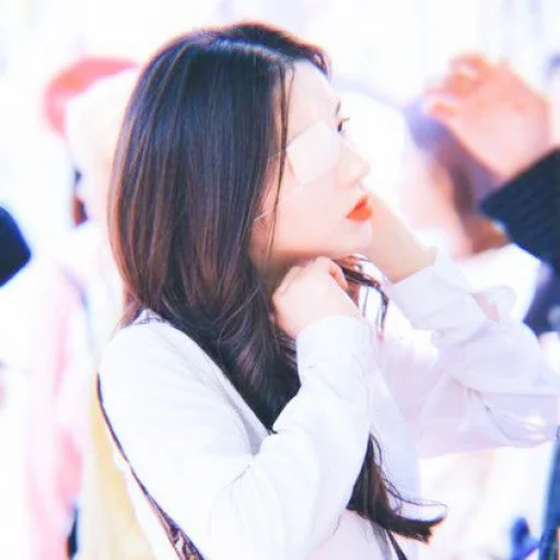 Эмодзи jeon heejin