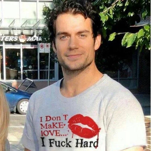 Эмодзи Генри Кавилл