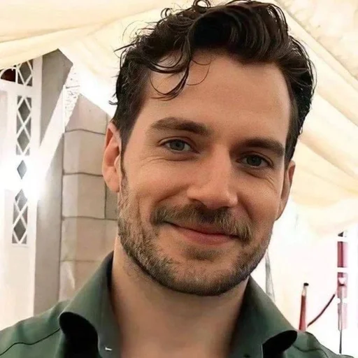 Эмодзи Генри Кавилл