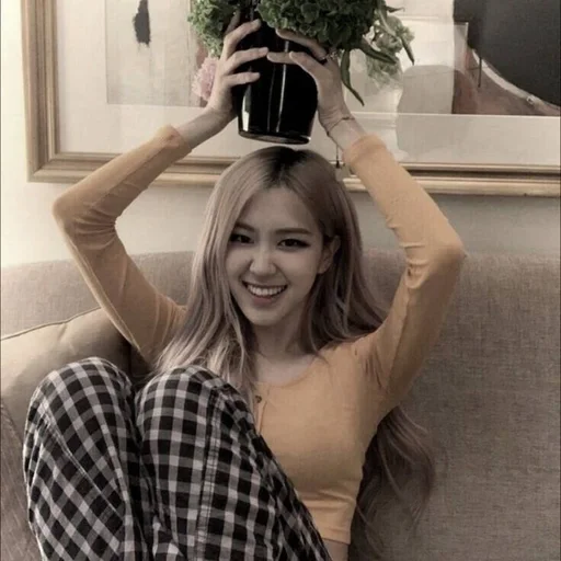 Эмодзи rose blackpink