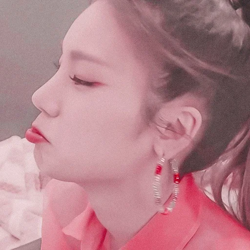 Эмодзи hwang yeji