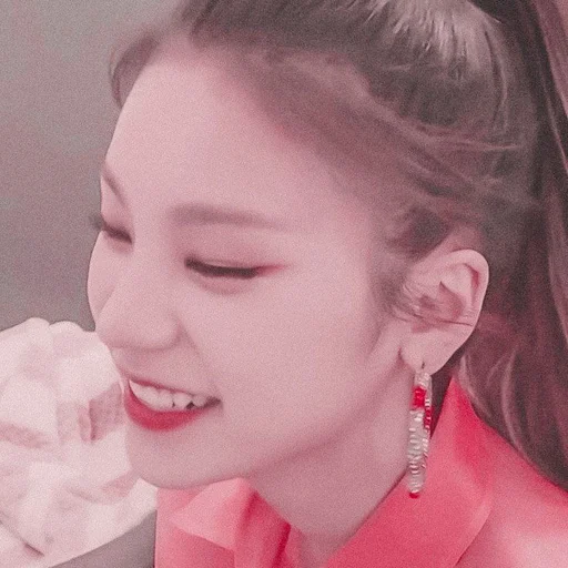 Эмодзи hwang yeji
