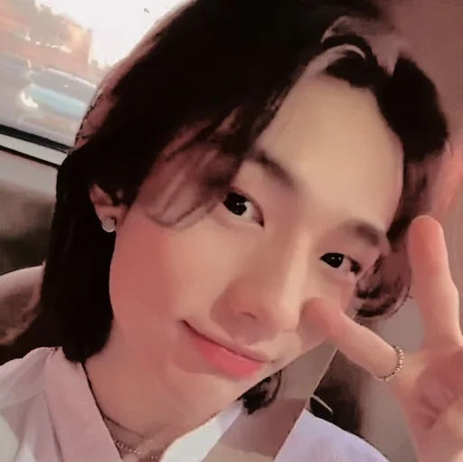 Эмодзи hyunjin