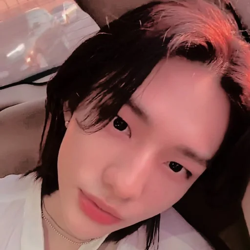 Эмодзи hyunjin