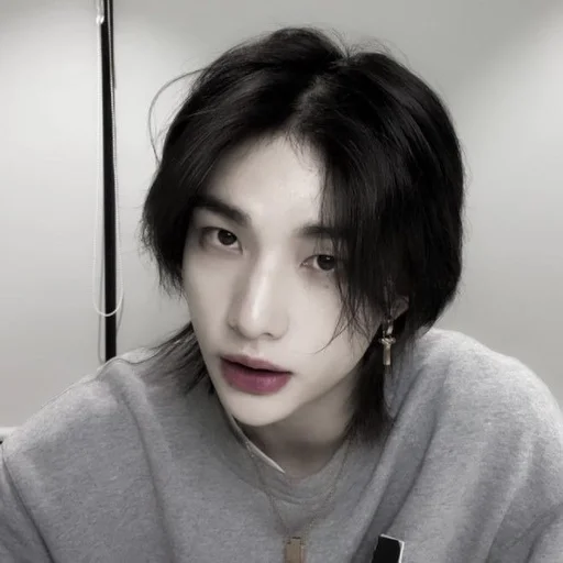 Эмодзи hyunjin
