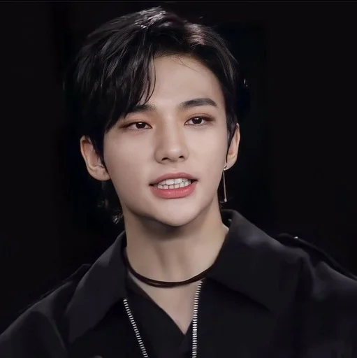Эмодзи HYUNJIN