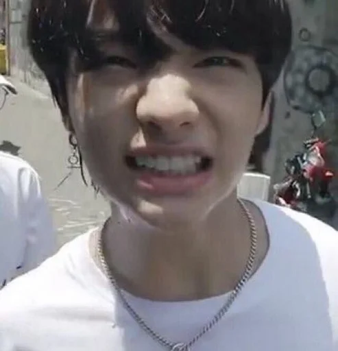 Эмодзи HYUNJIN