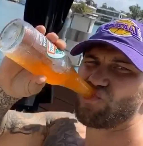 Эмодзи Джиган