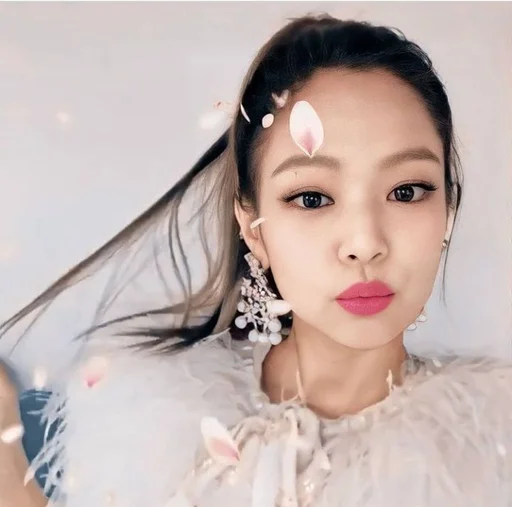 Эмодзи BlackPink Jennie