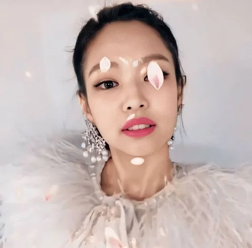 Эмодзи BlackPink Jennie